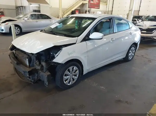 KMHCT4AE8HU297511 2017 HYUNDAI ACCENT - Image 2
