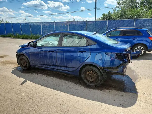 KMHCT4AE8HU305493 2017 HYUNDAI ACCENT - Image 2