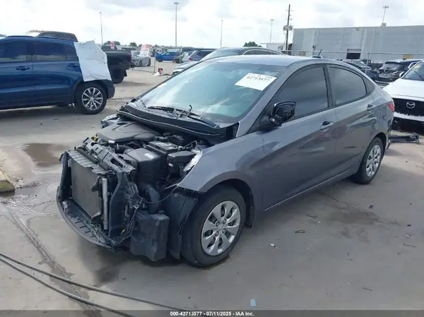 KMHCT4AE8HU307521 2017 HYUNDAI ACCENT - Image 2