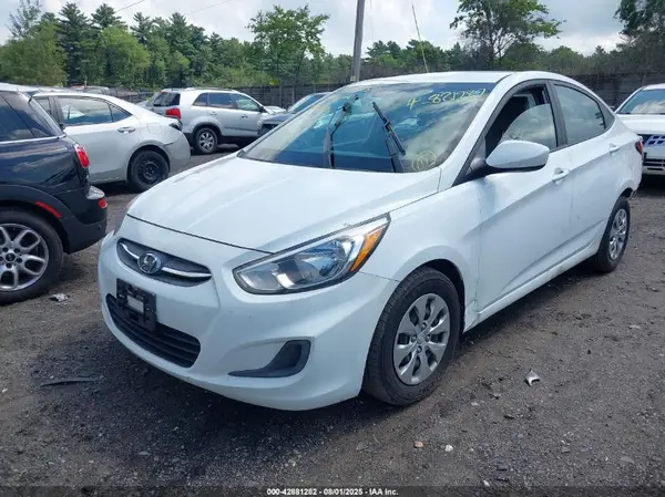 KMHCT4AE8HU308801 2017 HYUNDAI ACCENT - Image 2