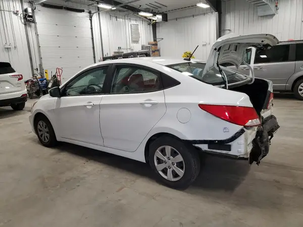 KMHCT4AE8HU328935 2017 HYUNDAI ACCENT - Image 2