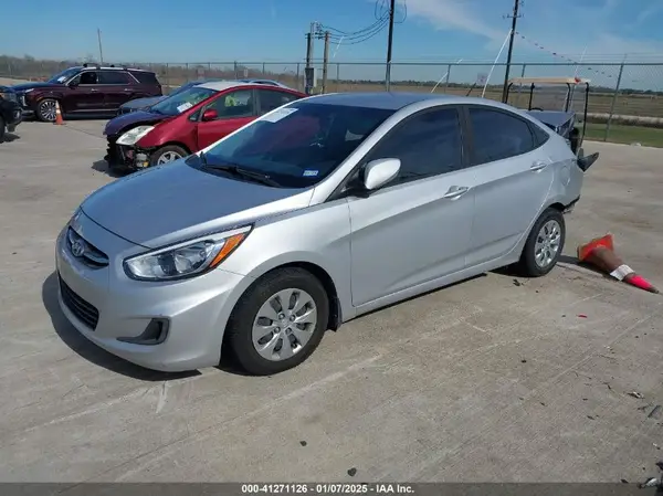 KMHCT4AE8HU338008 2017 HYUNDAI ACCENT - Image 2