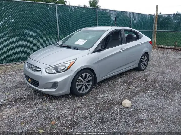 KMHCT4AE8HU338154 2017 HYUNDAI ACCENT - Image 2