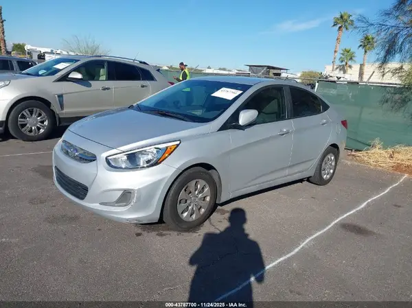 KMHCT4AE8HU340227 2017 HYUNDAI ACCENT - Image 2