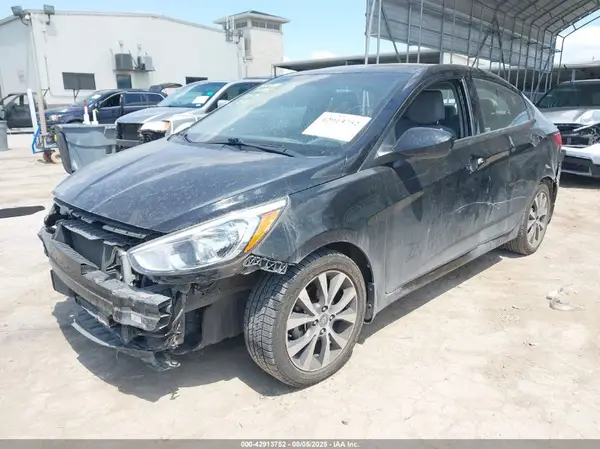 KMHCT4AE8HU353902 2017 HYUNDAI ACCENT - Image 2