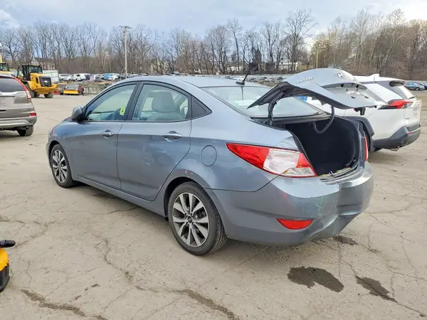 KMHCT4AE8HU355620 2017 HYUNDAI ACCENT - Image 2