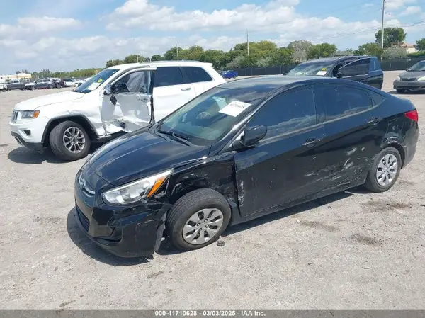 KMHCT4AE8HU360817 2017 HYUNDAI ACCENT - Image 2