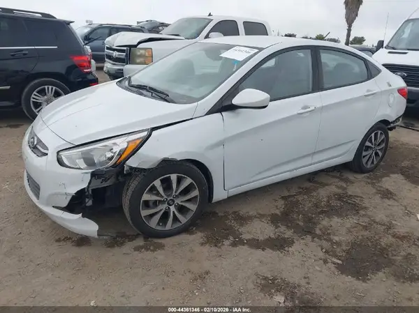 KMHCT4AE8HU363622 2017 HYUNDAI ACCENT - Image 2