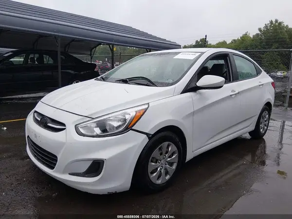 KMHCT4AE8HU366536 2017 HYUNDAI ACCENT - Image 2