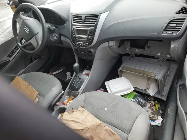 KMHCT4AE8HU369520 2017 HYUNDAI ACCENT - Image 8