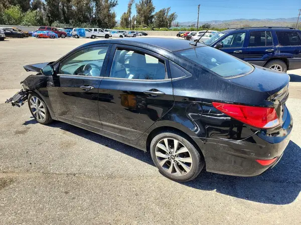 KMHCT4AE8HU377293 2017 HYUNDAI ACCENT - Image 2