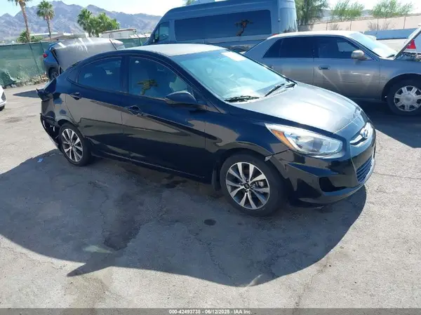 KMHCT4AE8HU377424 2017 HYUNDAI ACCENT - Image 1