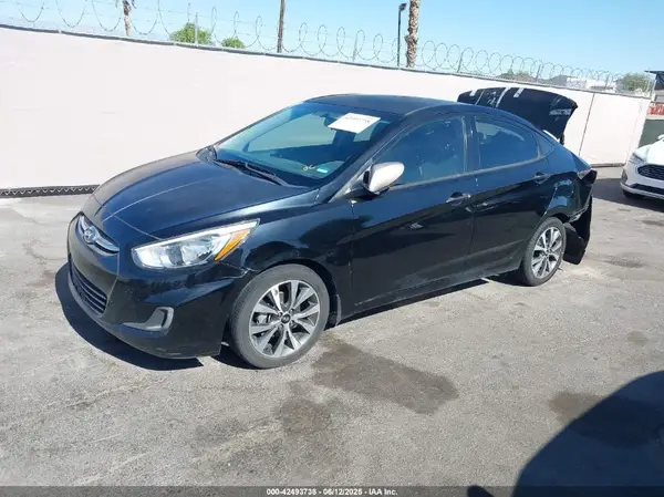 KMHCT4AE8HU377424 2017 HYUNDAI ACCENT - Image 2