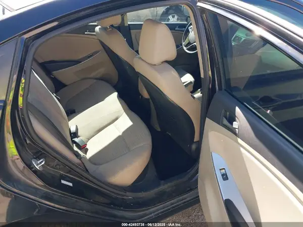 KMHCT4AE8HU377424 2017 HYUNDAI ACCENT - Image 8