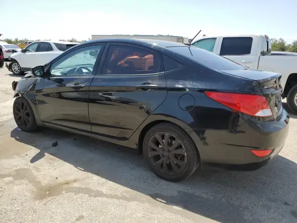 KMHCT4AE8HU379724 2017 HYUNDAI ACCENT - Image 2