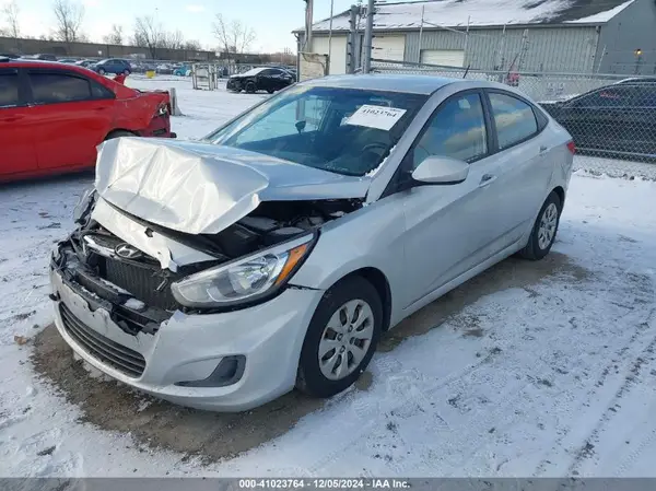KMHCT4AE9GU015648 2016 HYUNDAI ACCENT - Image 2
