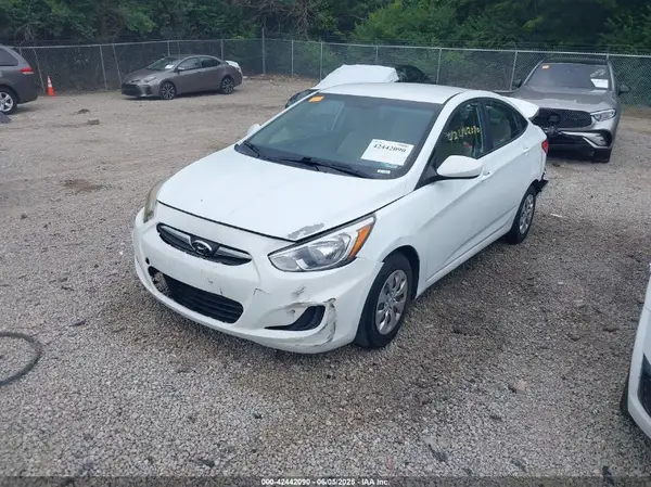 KMHCT4AE9GU079687 2016 HYUNDAI ACCENT - Image 2