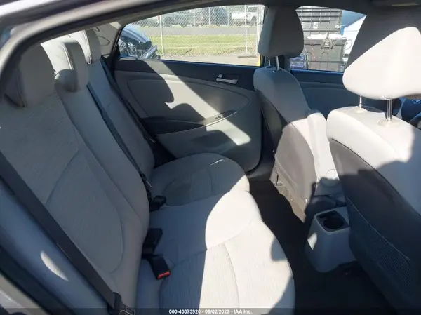 KMHCT4AE9GU082993 2016 HYUNDAI ACCENT - Image 8