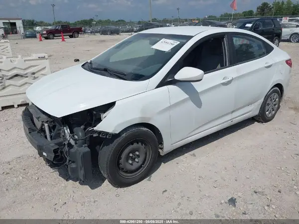KMHCT4AE9GU106726 2016 HYUNDAI ACCENT - Image 2