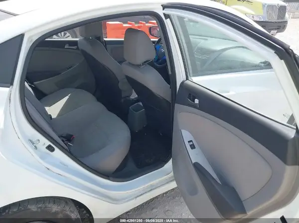 KMHCT4AE9GU106726 2016 HYUNDAI ACCENT - Image 8