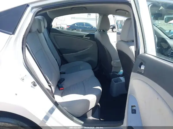 KMHCT4AE9GU950023 2016 HYUNDAI ACCENT - Image 8