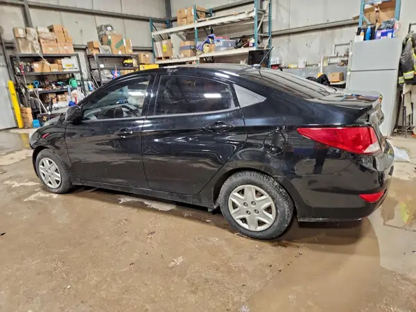 KMHCT4AE9GU983989 2016 HYUNDAI ACCENT - Image 2