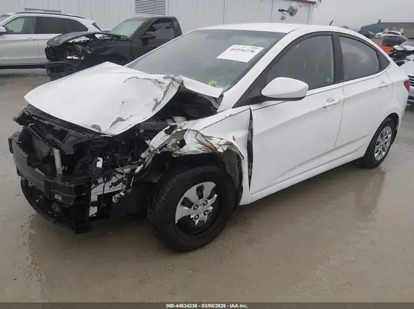 KMHCT4AE9GU995379 2016 HYUNDAI ACCENT - Image 2