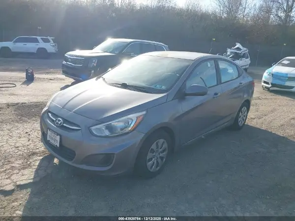KMHCT4AE9HU168757 2017 HYUNDAI ACCENT - Image 2