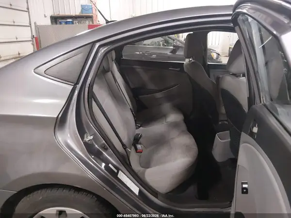 KMHCT4AE9HU242758 2017 HYUNDAI ACCENT - Image 8