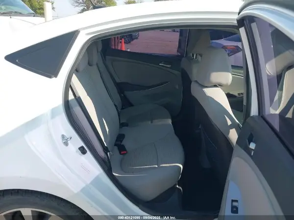 KMHCT4AE9HU282743 2017 HYUNDAI ACCENT - Image 8