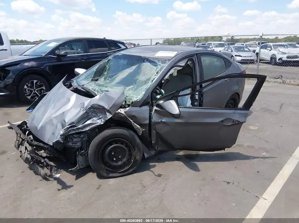 KMHCT4AE9HU313246 2017 HYUNDAI ACCENT - Image 2
