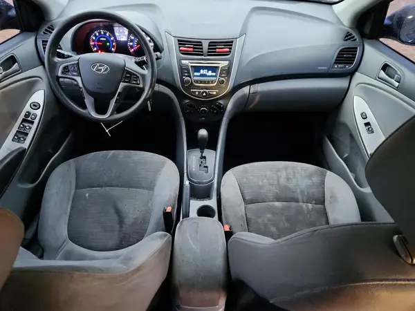 KMHCT4AE9HU318687 2017 HYUNDAI ACCENT - Image 8