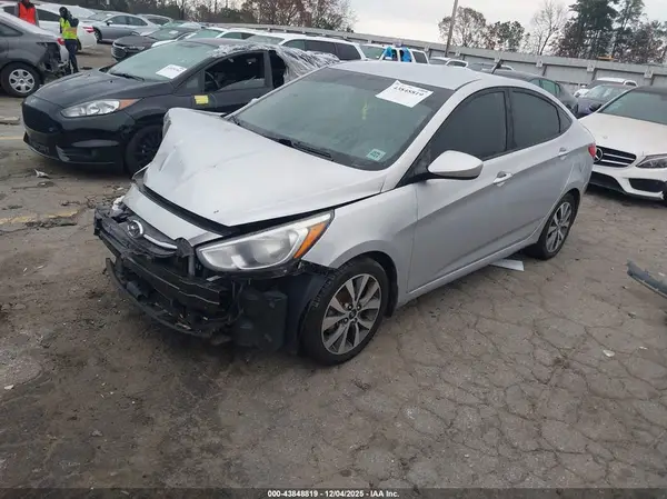 KMHCT4AE9HU325560 2017 HYUNDAI ACCENT - Image 2