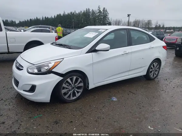KMHCT4AE9HU335683 2017 HYUNDAI ACCENT - Image 2