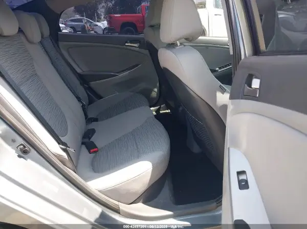 KMHCT4AE9HU352337 2017 HYUNDAI ACCENT - Image 8