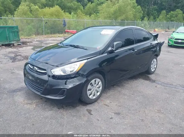 KMHCT4AE9HU355674 2017 HYUNDAI ACCENT - Image 2