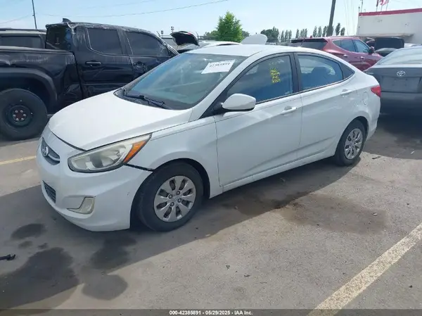KMHCT4AE9HU363029 2017 HYUNDAI ACCENT - Image 2