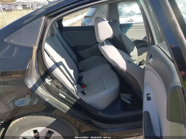 KMHCT4AE9HU370563 2017 HYUNDAI ACCENT - Image 8