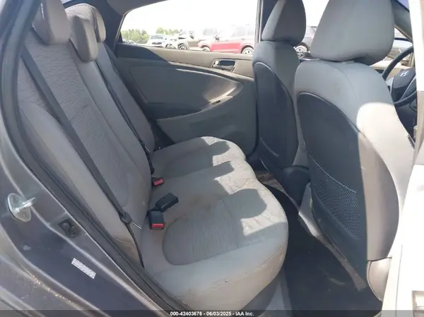 KMHCT4AEXGU035925 2016 HYUNDAI ACCENT - Image 8