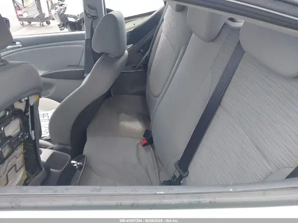 KMHCT4AEXGU036301 2016 HYUNDAI ACCENT - Image 8