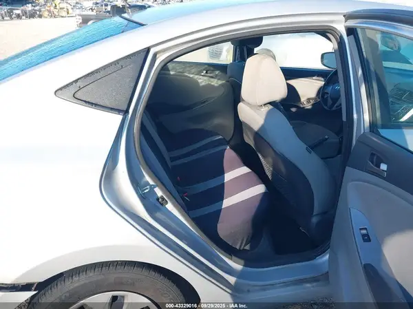 KMHCT4AEXGU142540 2016 HYUNDAI ACCENT - Image 8