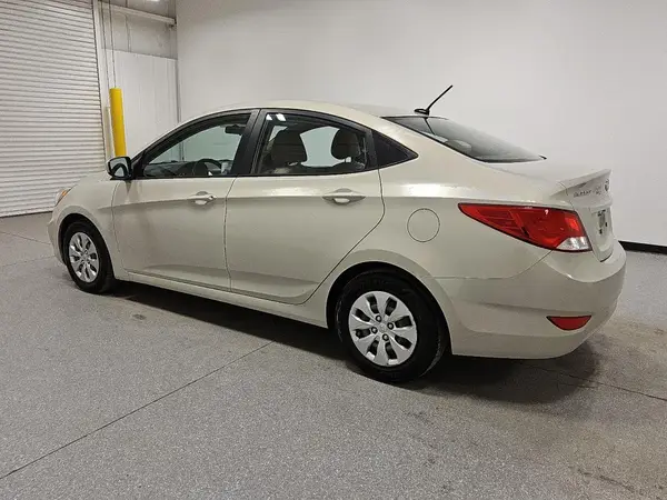 KMHCT4AEXGU949561 2016 HYUNDAI ACCENT - Image 2