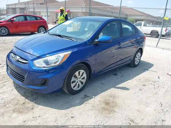 KMHCT4AEXGU960477 2016 HYUNDAI ACCENT - Image 2