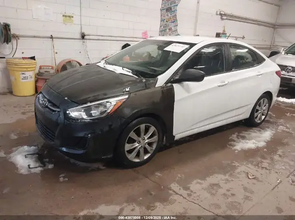 KMHCT4AEXHU203113 2017 HYUNDAI ACCENT - Image 2