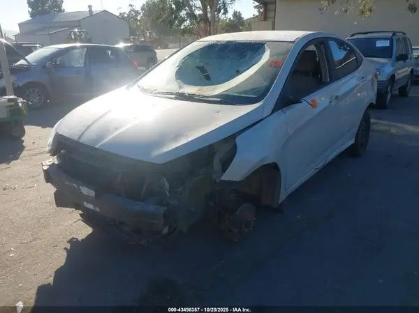 KMHCT4AEXHU233633 2017 HYUNDAI ACCENT - Image 2