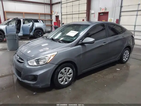 KMHCT4AEXHU272562 2017 HYUNDAI ACCENT - Image 2