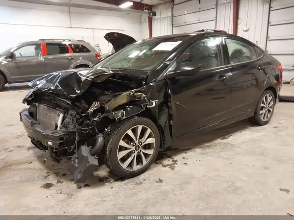 KMHCT4AEXHU354646 2017 HYUNDAI ACCENT - Image 2