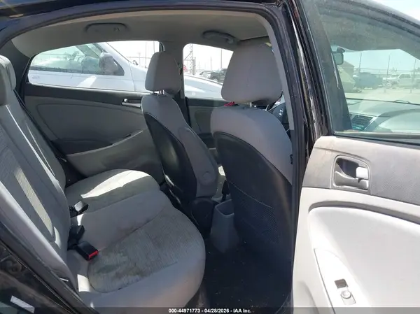 KMHCT4AEXHU360785 2017 HYUNDAI ACCENT - Image 8