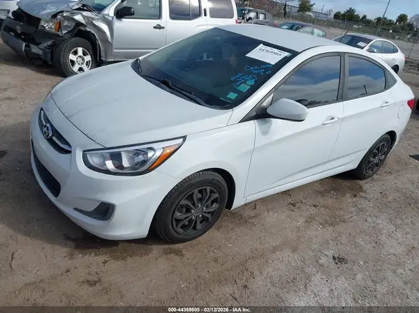 KMHCT4AEXHU374895 2017 HYUNDAI ACCENT - Image 2