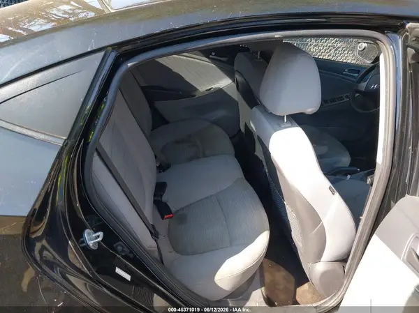 KMHCT4AEXHU375397 2017 HYUNDAI ACCENT - Image 8